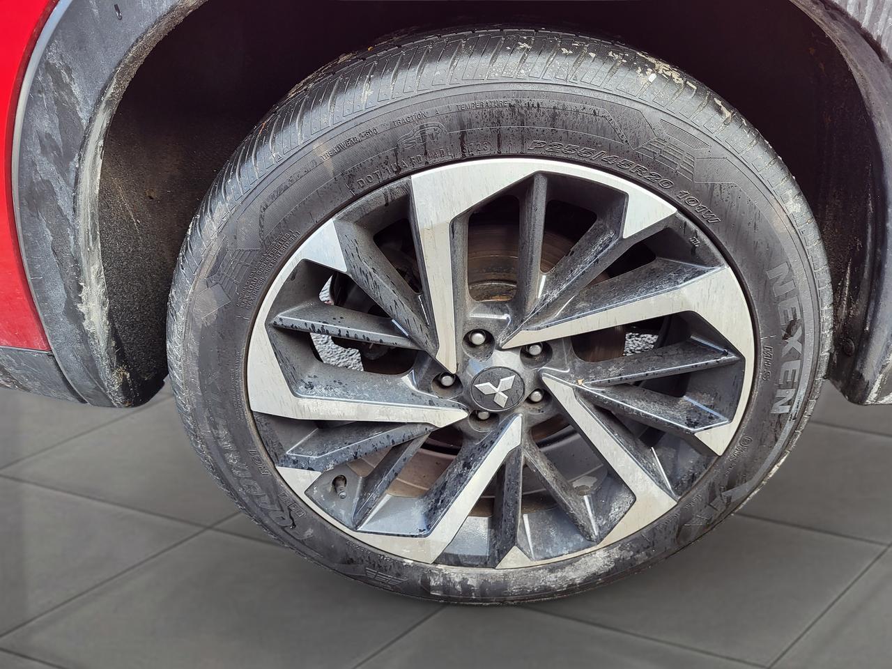 2024 Mitsubishi Outlander SEL Photo