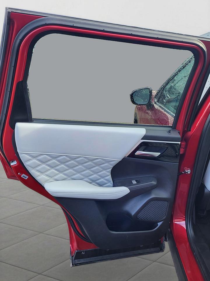 2024 Mitsubishi Outlander SEL Photo