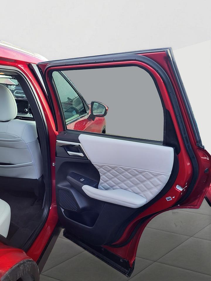 2024 Mitsubishi Outlander SEL Photo