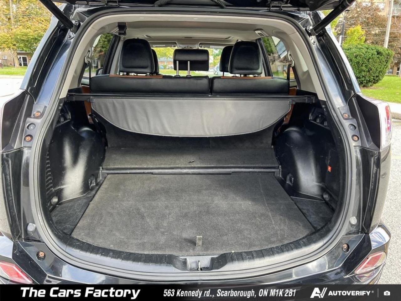 2017 Toyota RAV4 LIMITED Leather/Camera/Roof - Mint! Photo