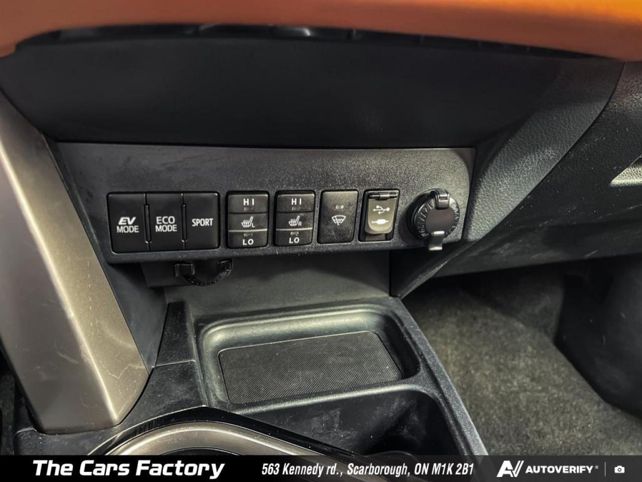 2017 Toyota RAV4 LIMITED Leather/Camera/Roof - Mint! - Photo #17