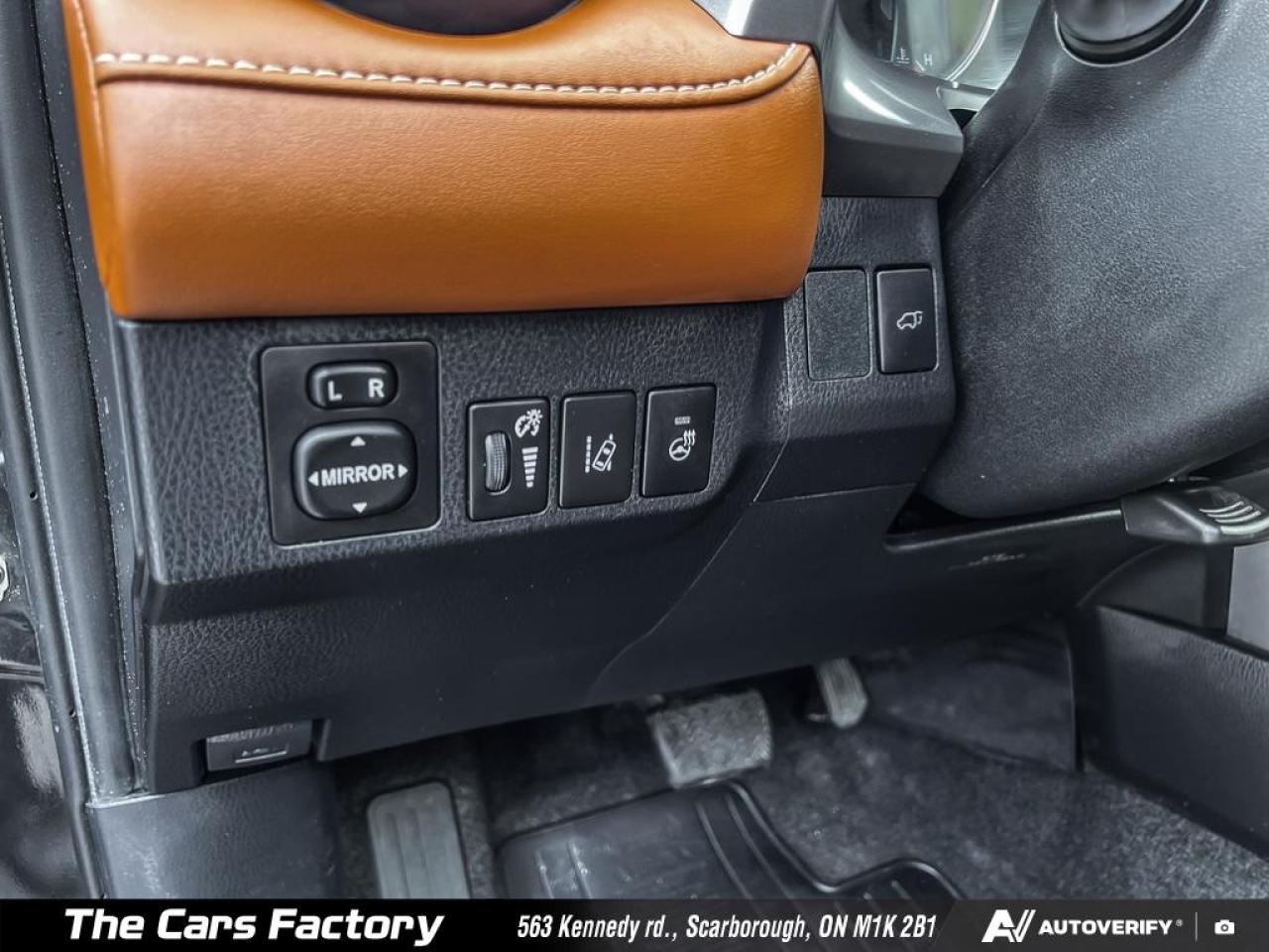 2017 Toyota RAV4 LIMITED Leather/Camera/Roof - Mint! - Photo #11