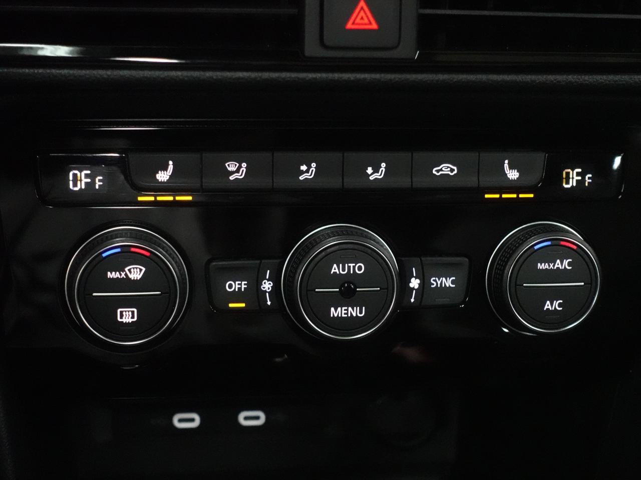 2022 Volkswagen Taos HIGHLINE | AWD | Nav | Leather | Pano roof | BSM Photo