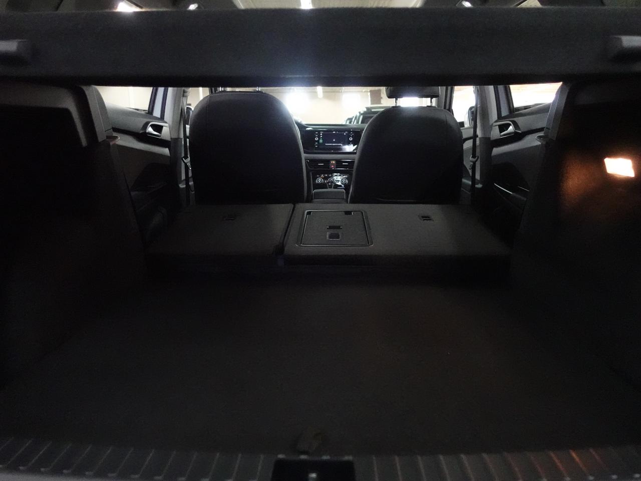 2022 Volkswagen Taos HIGHLINE | AWD | Nav | Leather | Pano roof | BSM Photo