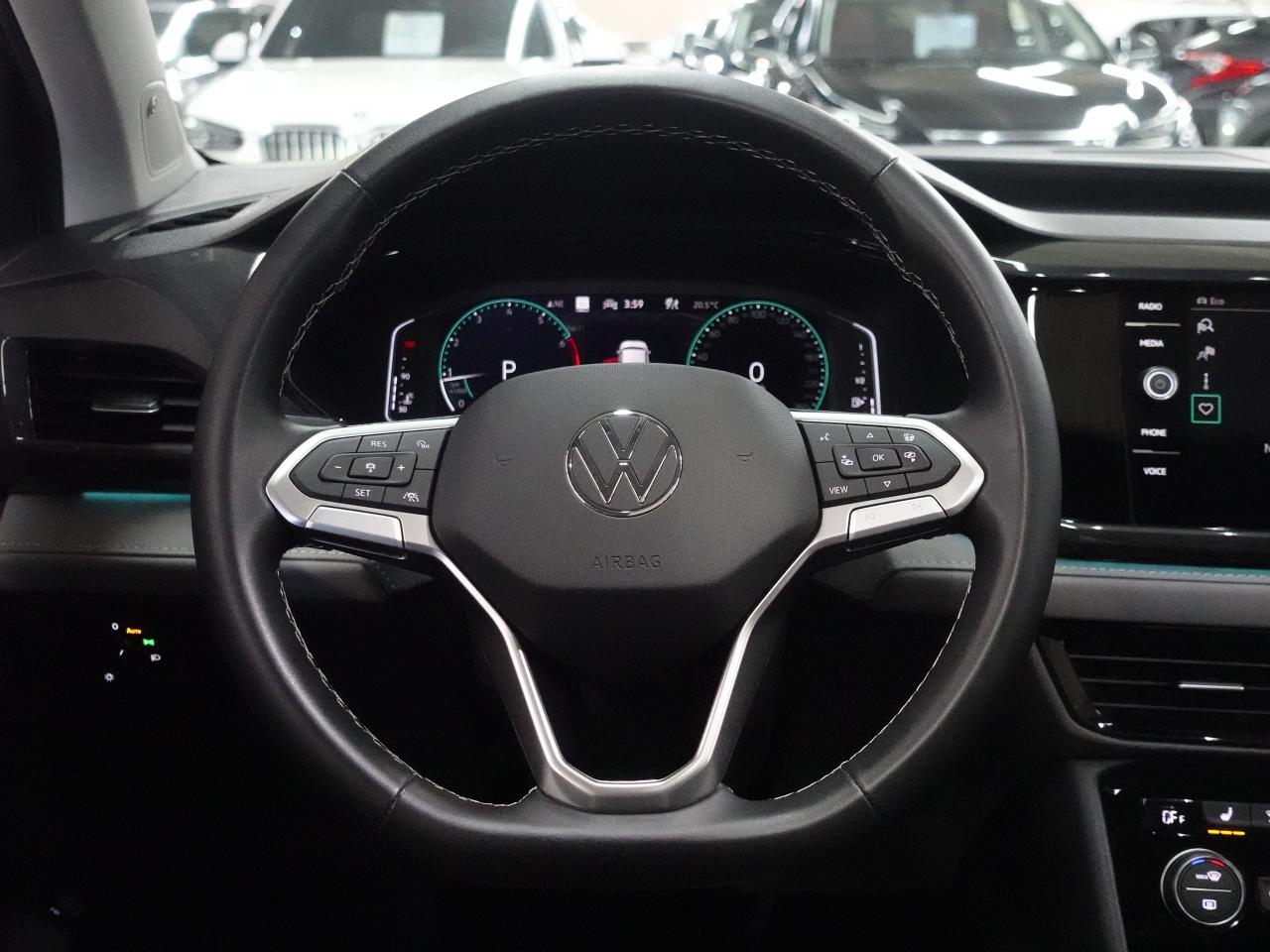 2022 Volkswagen Taos HIGHLINE | AWD | Nav | Leather | Pano roof | BSM Photo