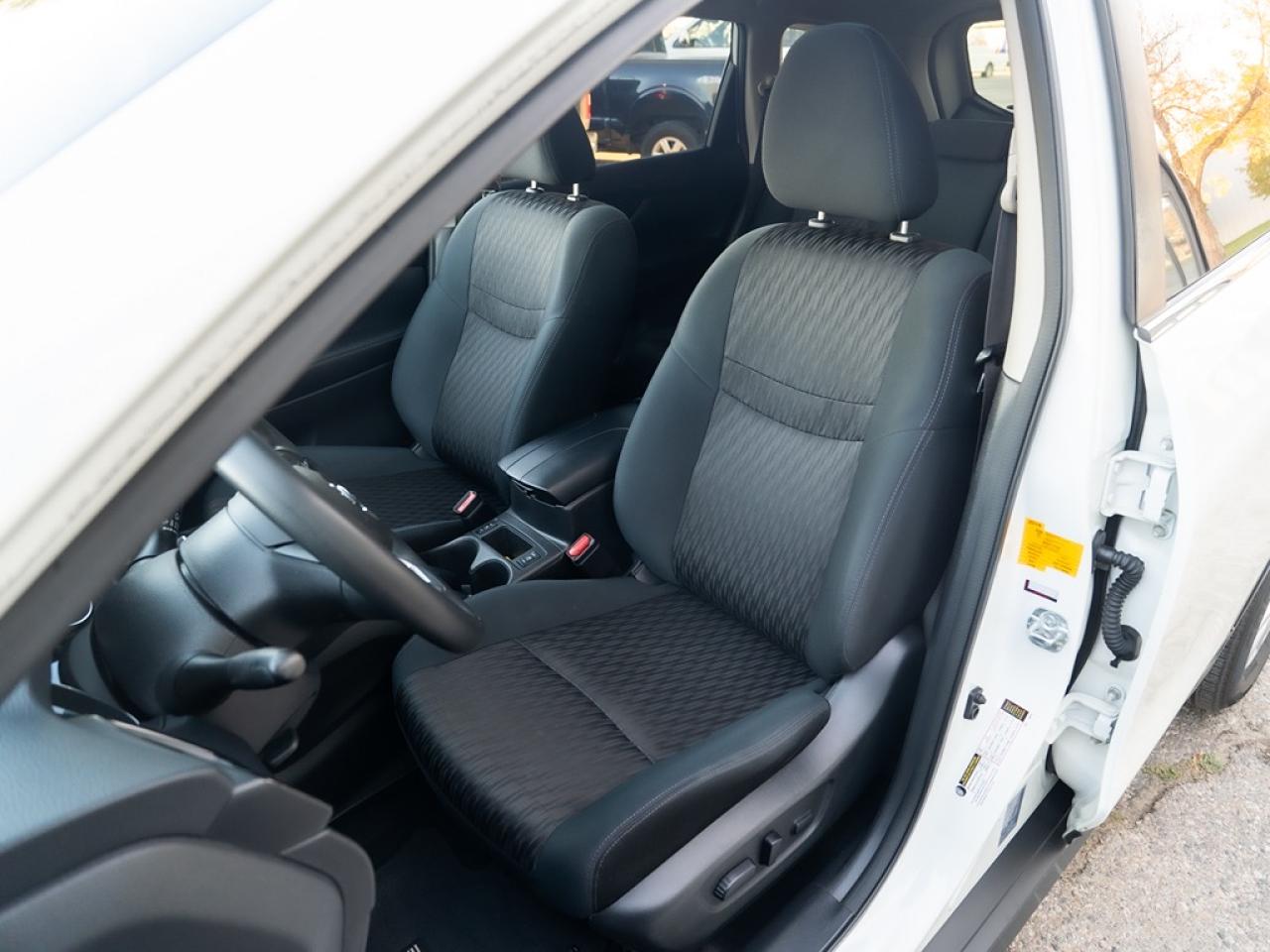 2018 Nissan Rogue SV AWD Photo41