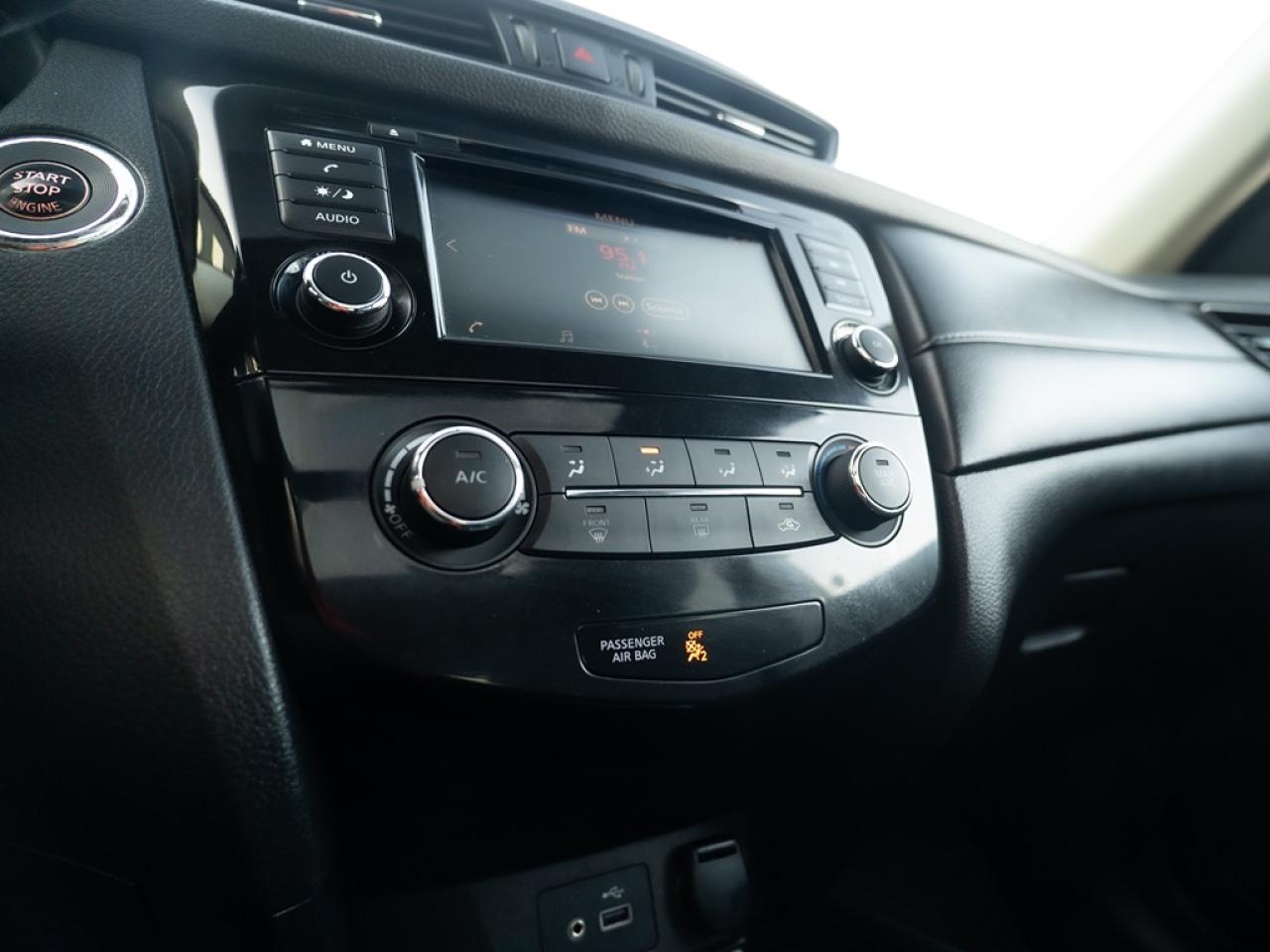 2018 Nissan Rogue SV AWD Photo39