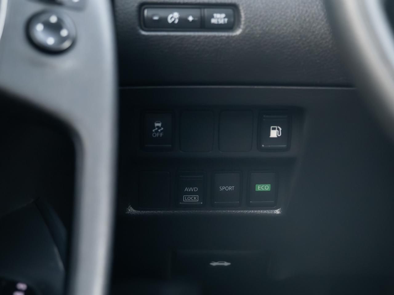 2018 Nissan Rogue SV AWD Photo35