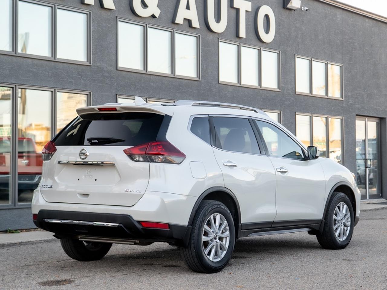 2018 Nissan Rogue SV AWD Photo5