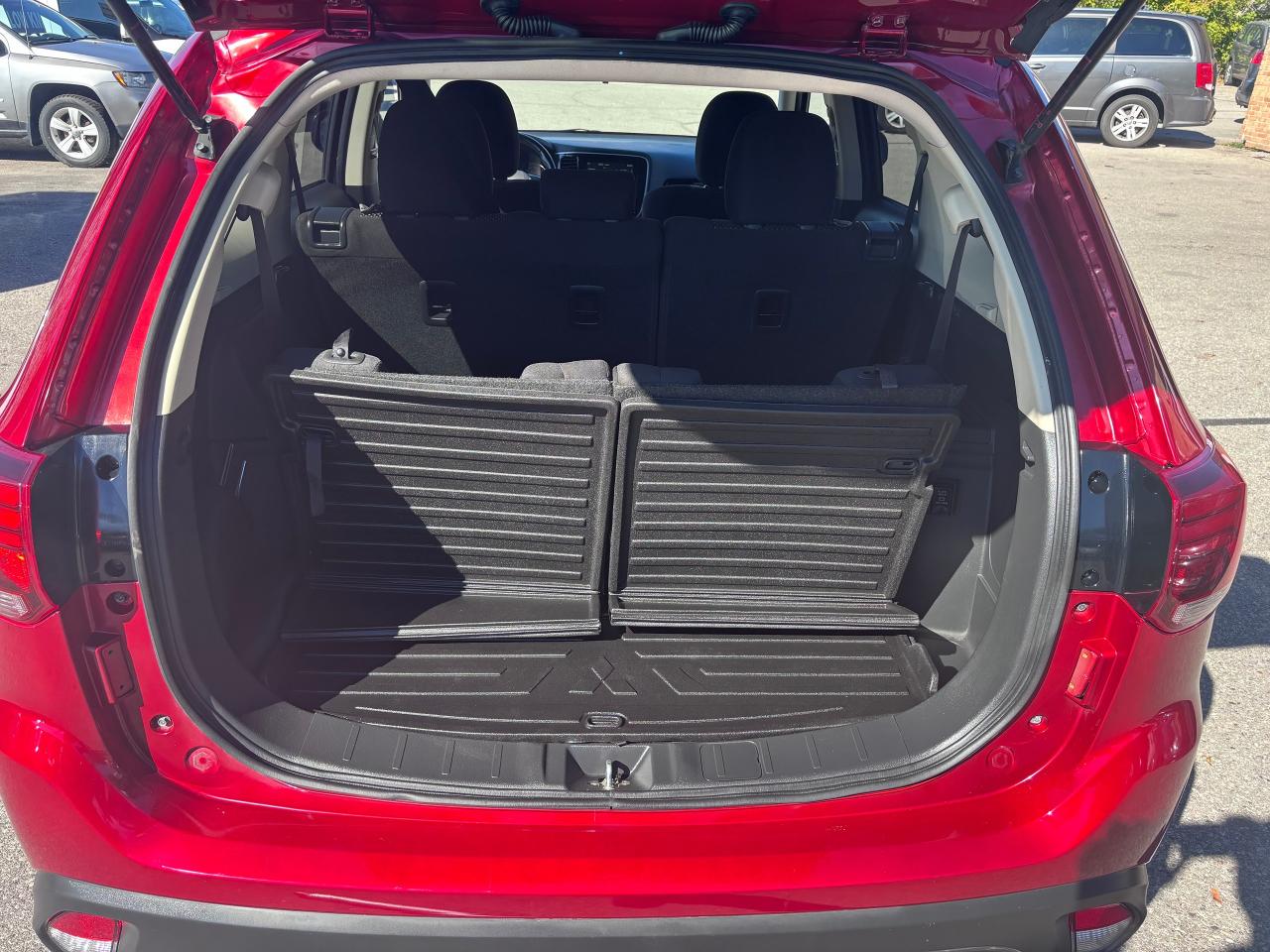2020 Mitsubishi Outlander ES AWC LOW KMS 7 PASSENGER - Photo #12