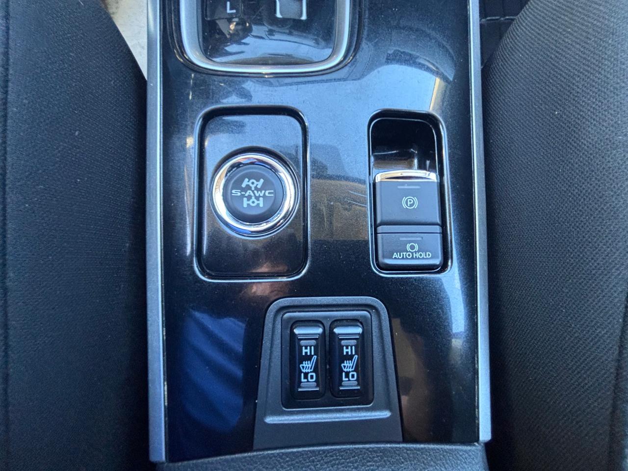 2020 Mitsubishi Outlander ES AWC LOW KMS 7 PASSENGER - Photo #29