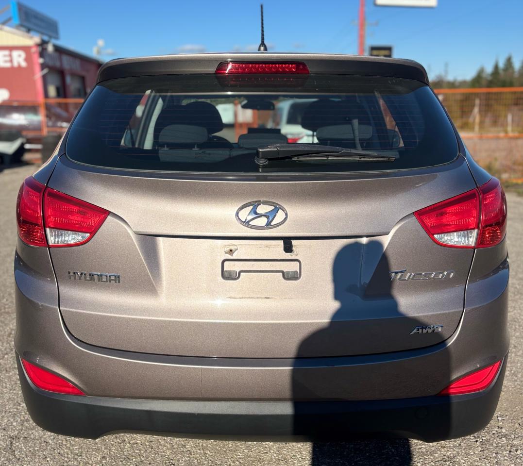 2012 Hyundai Tucson GL - Photo #6
