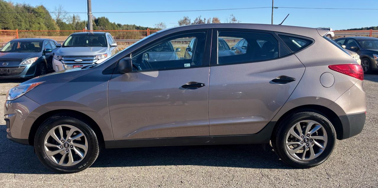 2012 Hyundai Tucson GL - Photo #2
