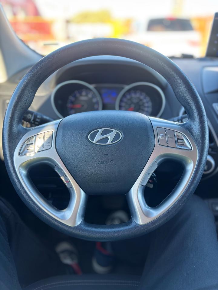 2012 Hyundai Tucson GL - Photo #12