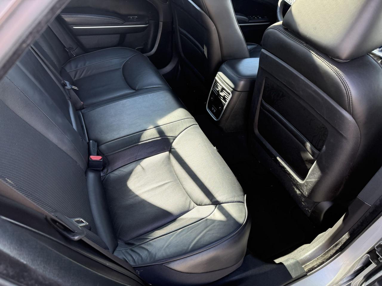 2023 Chrysler 300 300 Touring L AWD - Photo #6