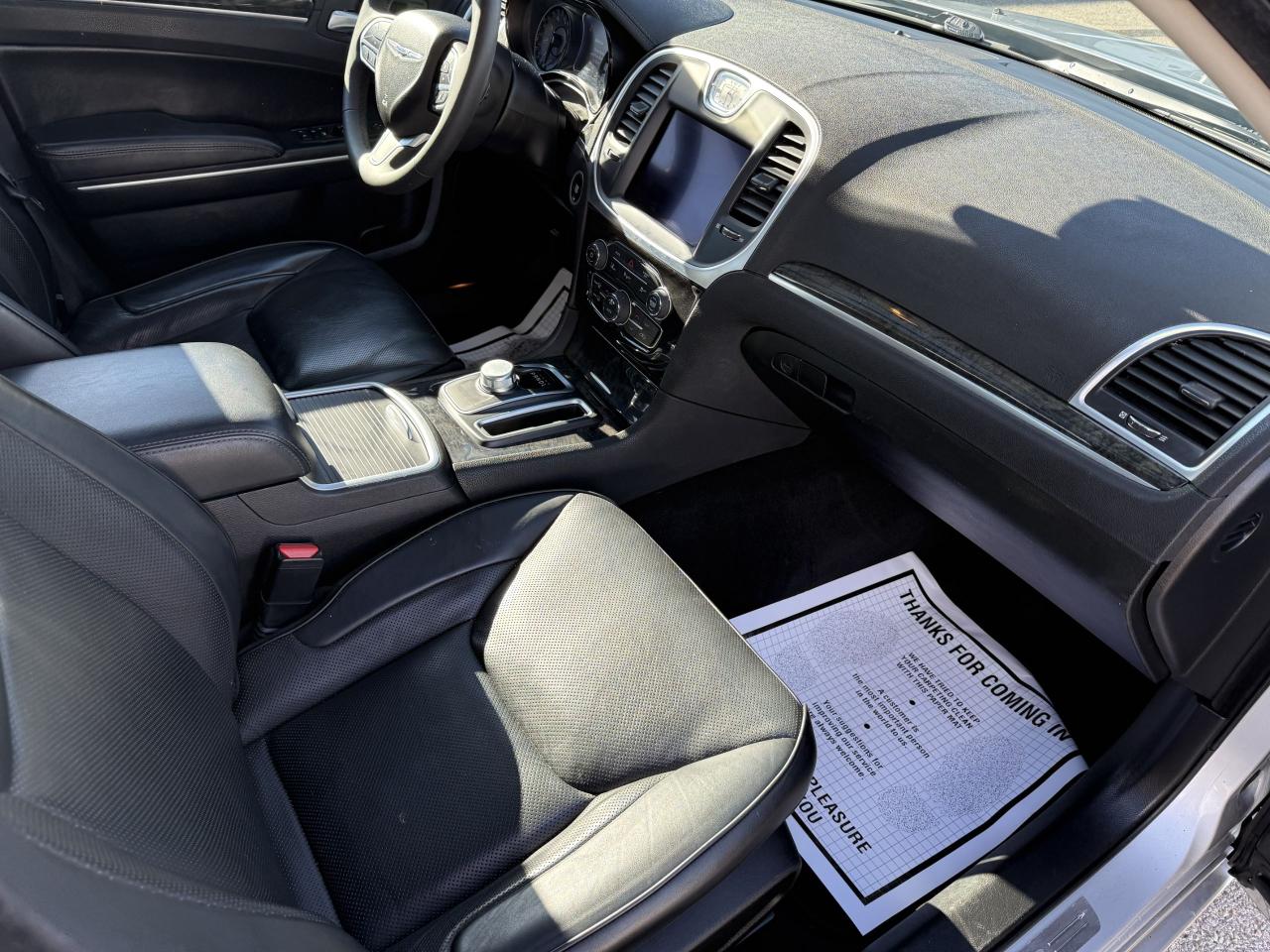 2023 Chrysler 300 300 Touring L AWD - Photo #5