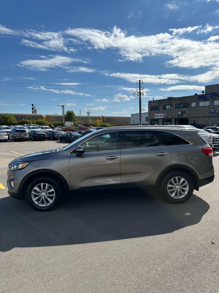 2017 Kia Sorento LX Photo