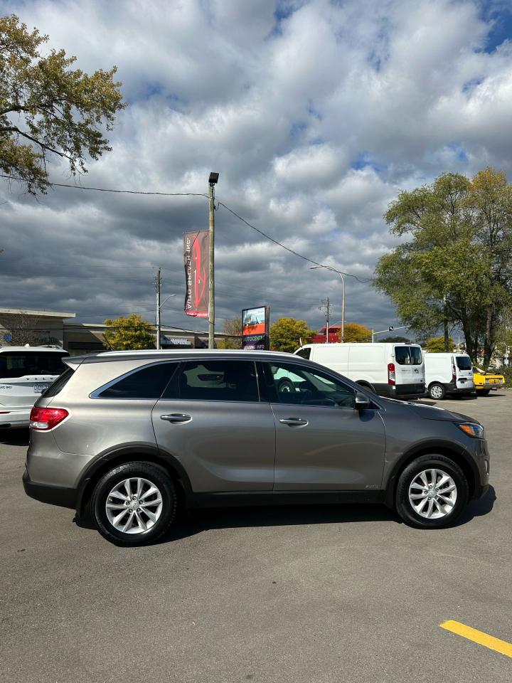2017 Kia Sorento LX - Photo #7