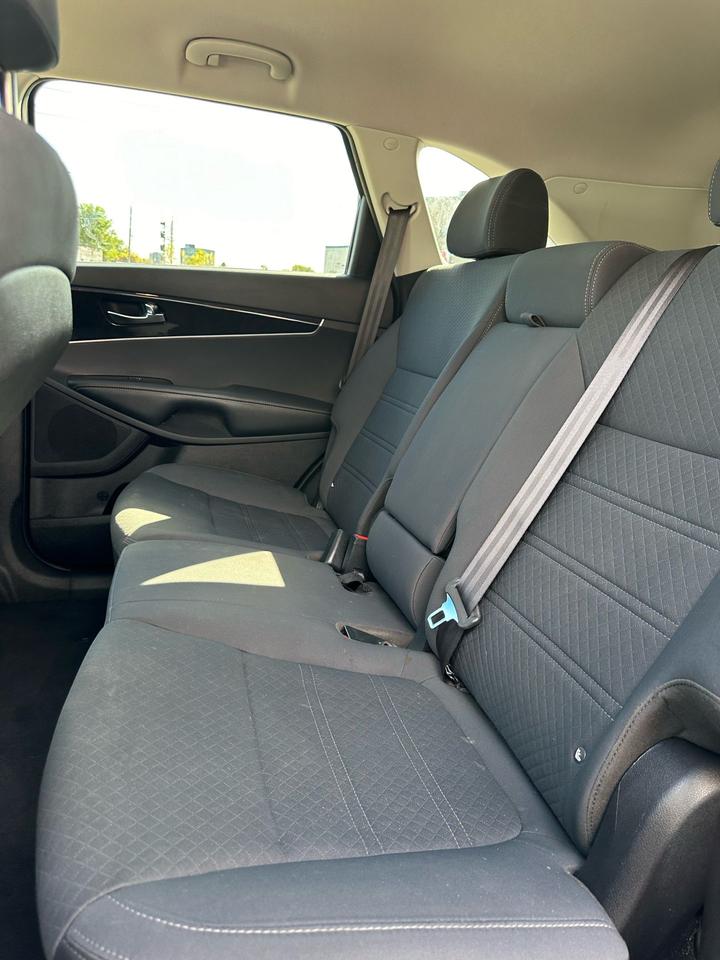 2017 Kia Sorento LX Photo