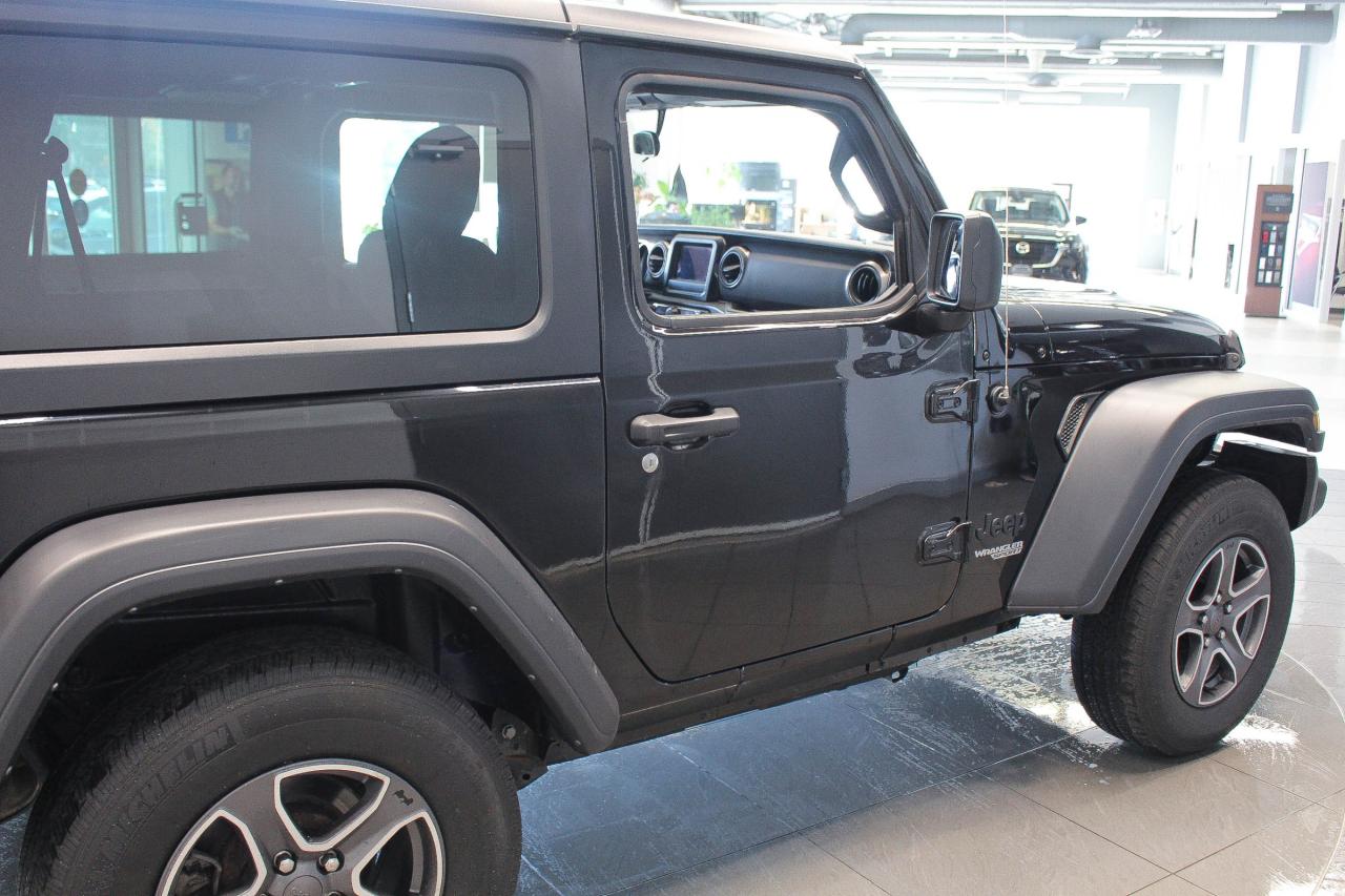 2021 Jeep Wrangler Sport CLOTH UPHOLSTERY - BACKUP CAMERA - CLEAN CARFAX! Photo4