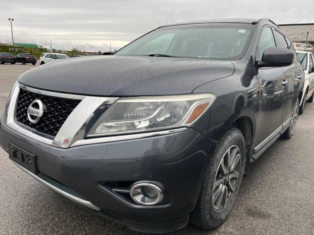 Used 2013 Nissan Pathfinder SV for sale in Innisfil, ON