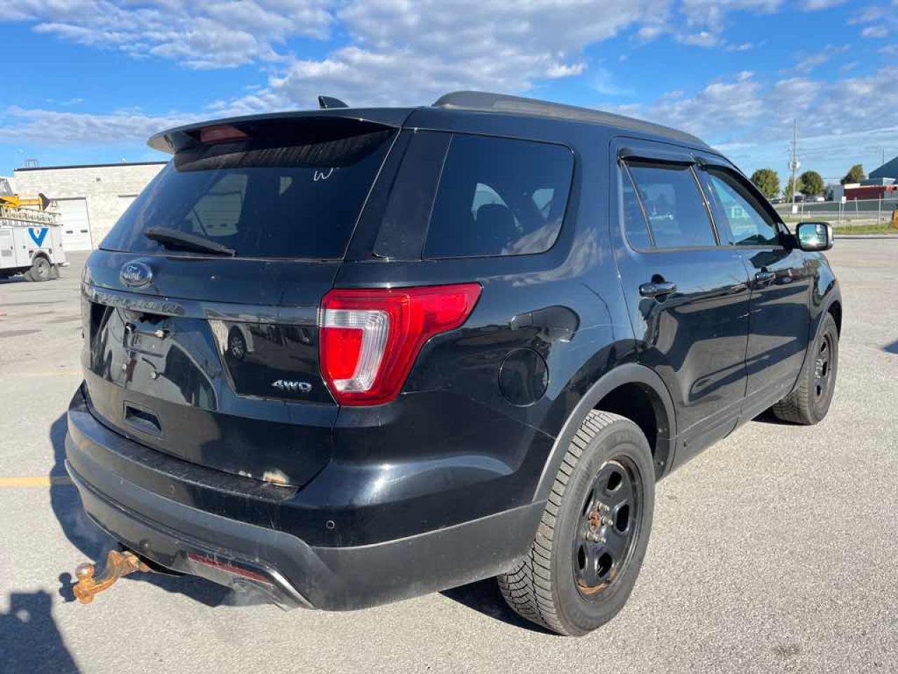 2017 Ford Explorer XLT - Photo #4