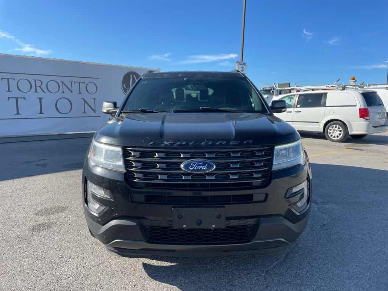 2017 Ford Explorer XLT - Photo #2