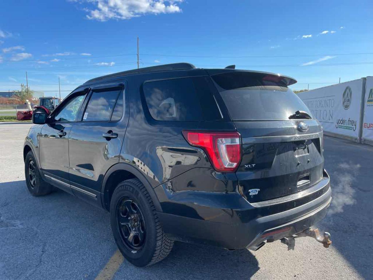 2017 Ford Explorer XLT - Photo #6
