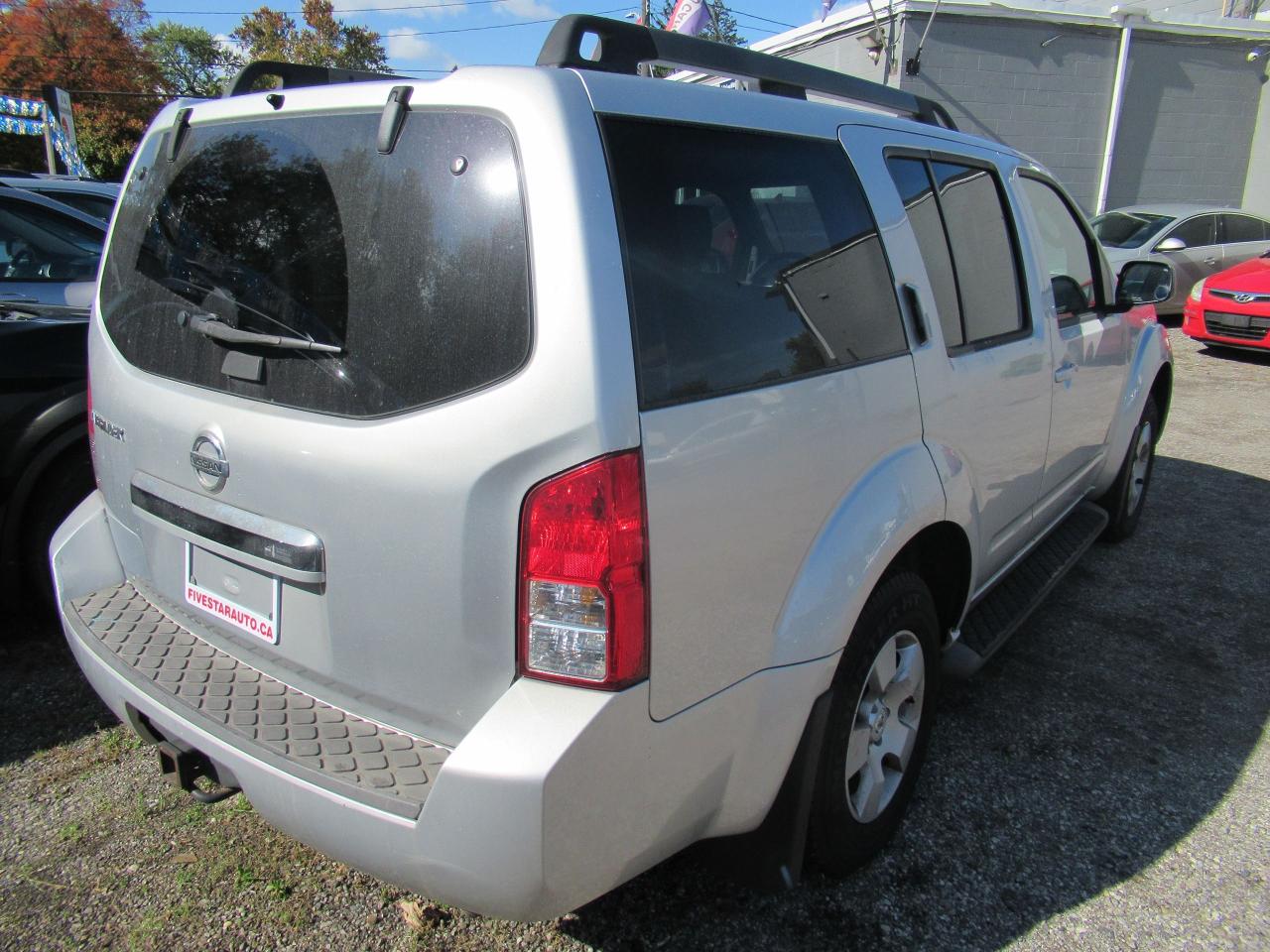 2010 Nissan Pathfinder S - Photo #3