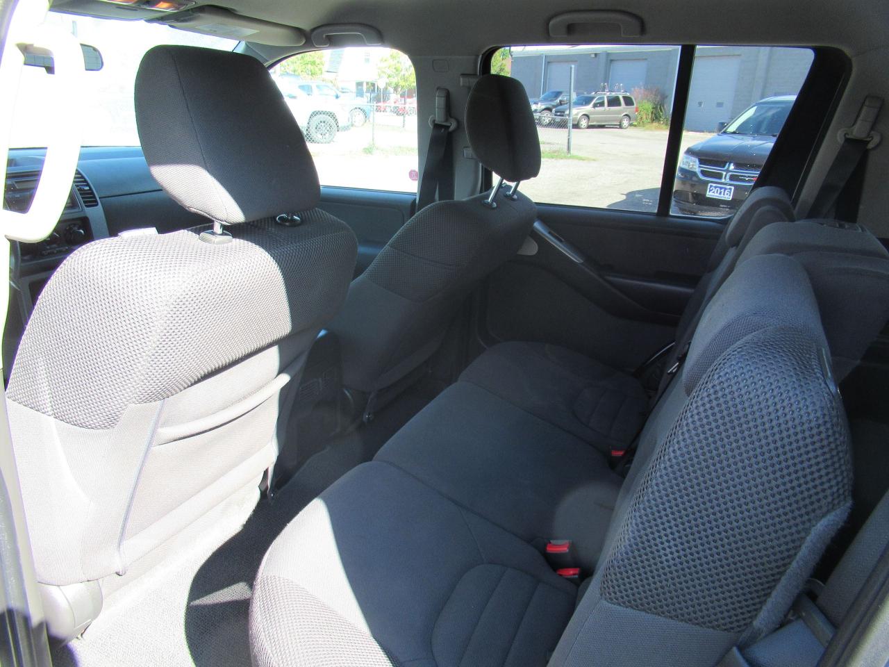 2010 Nissan Pathfinder S - Photo #7