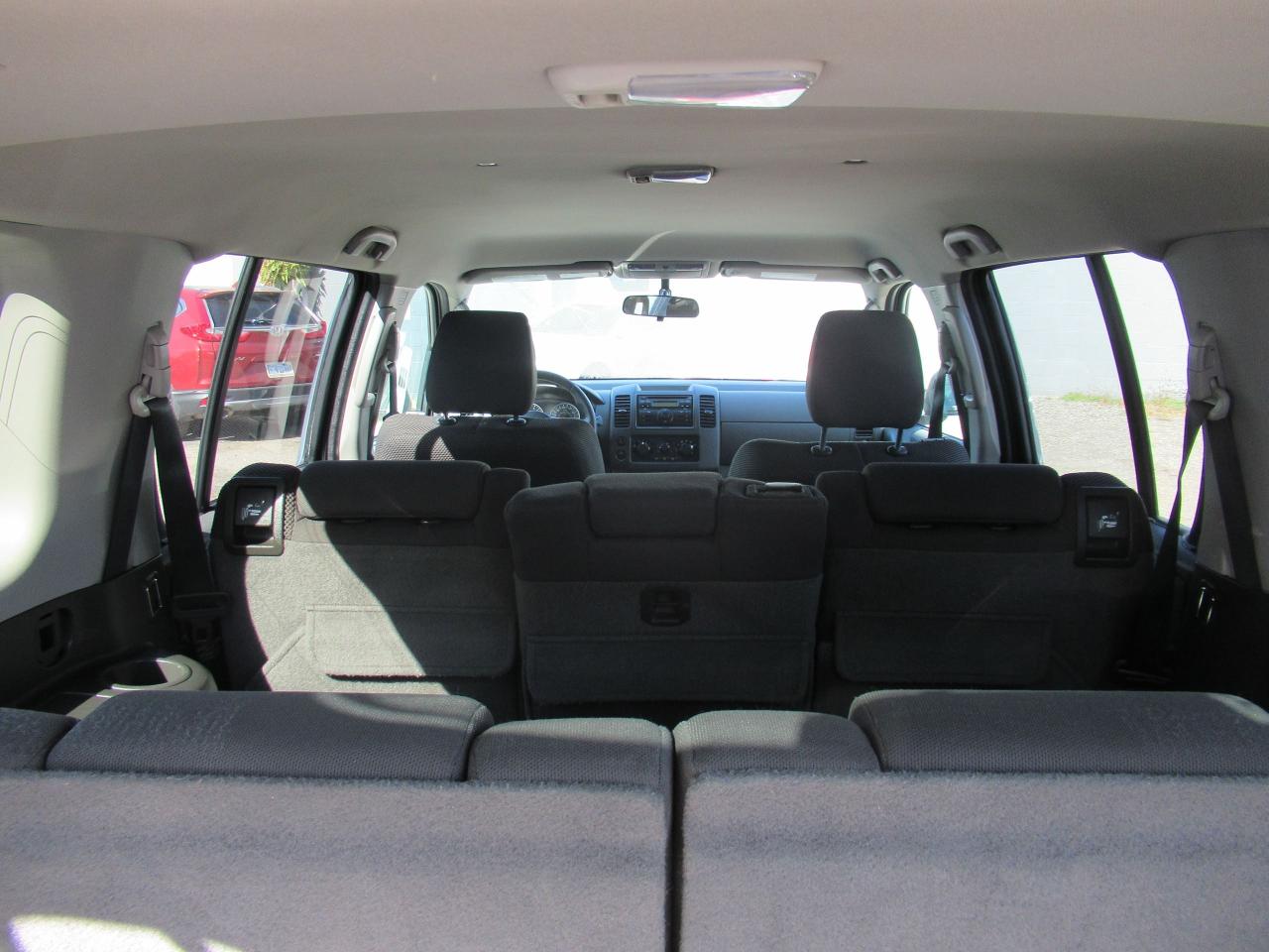 2010 Nissan Pathfinder S - Photo #8