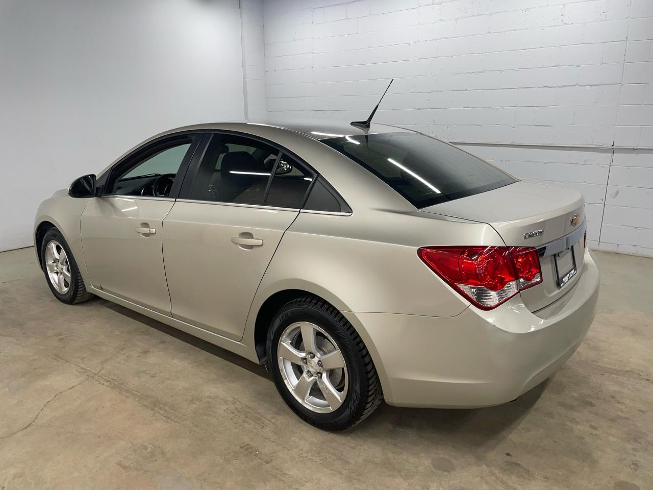 2014 Chevrolet Cruze 1LT Photo26