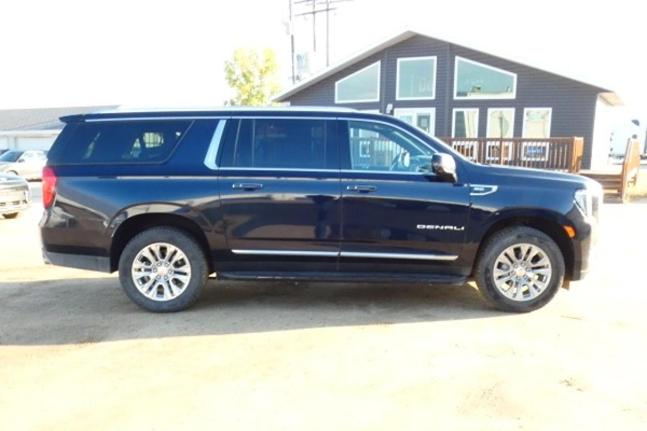 2021 GMC Yukon XL Denali 4WD w/H&C L, pano S/R, NAV, BUC, HUD, ent. - Photo #5