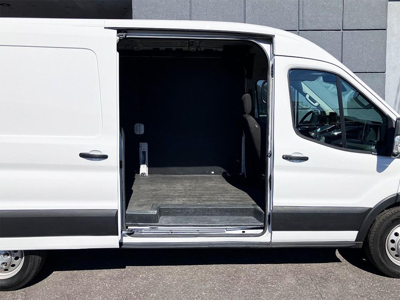 2020 Ford Transit Cargo Van AWD |T-250 | 148" | MED ROOF| 9070 GVWR | REARCAM - Photo #5