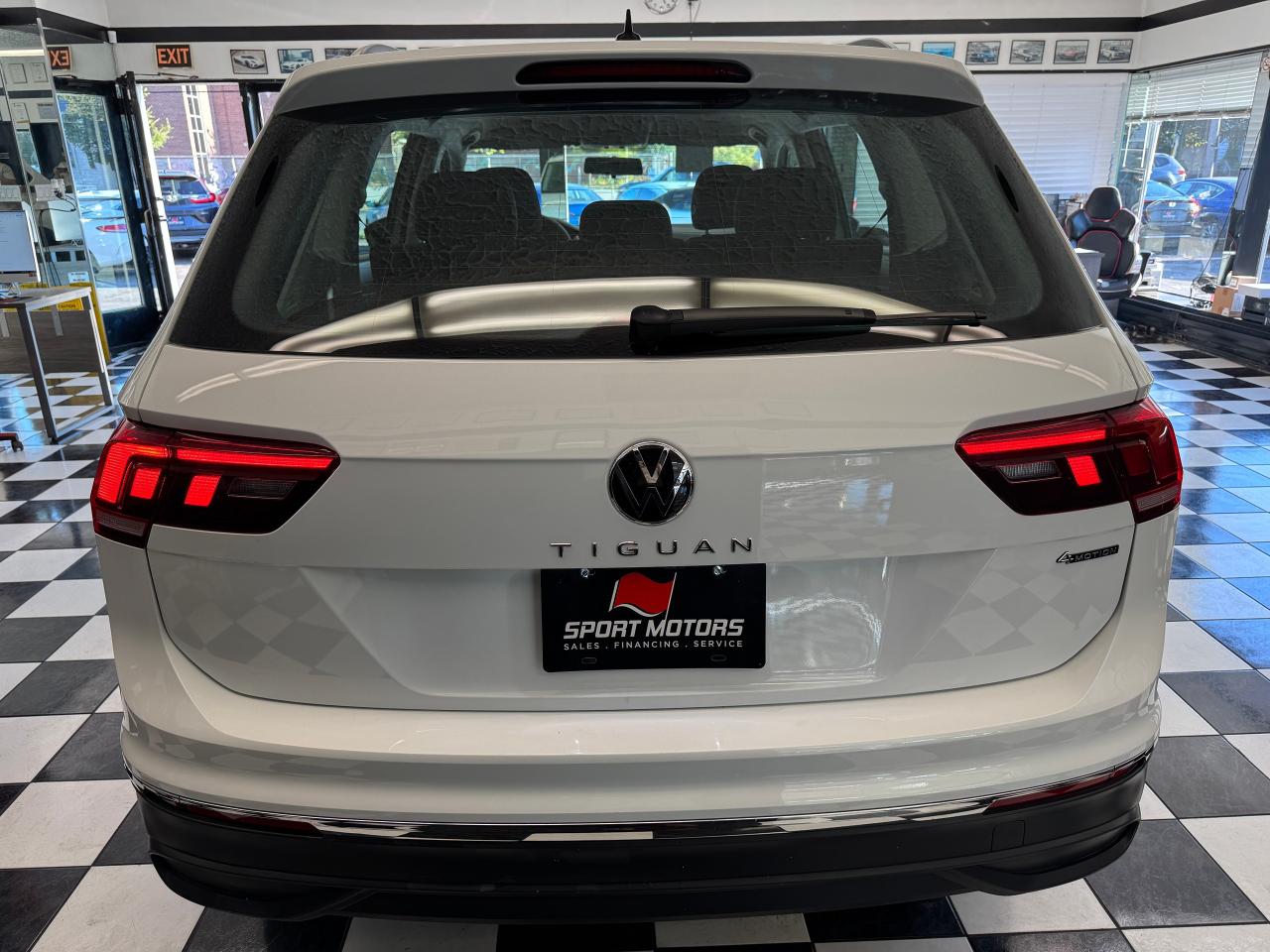 2022 Volkswagen Tiguan Trendline 4MOTION+ONE OWNER+CLEAN CARFAX Photo6
