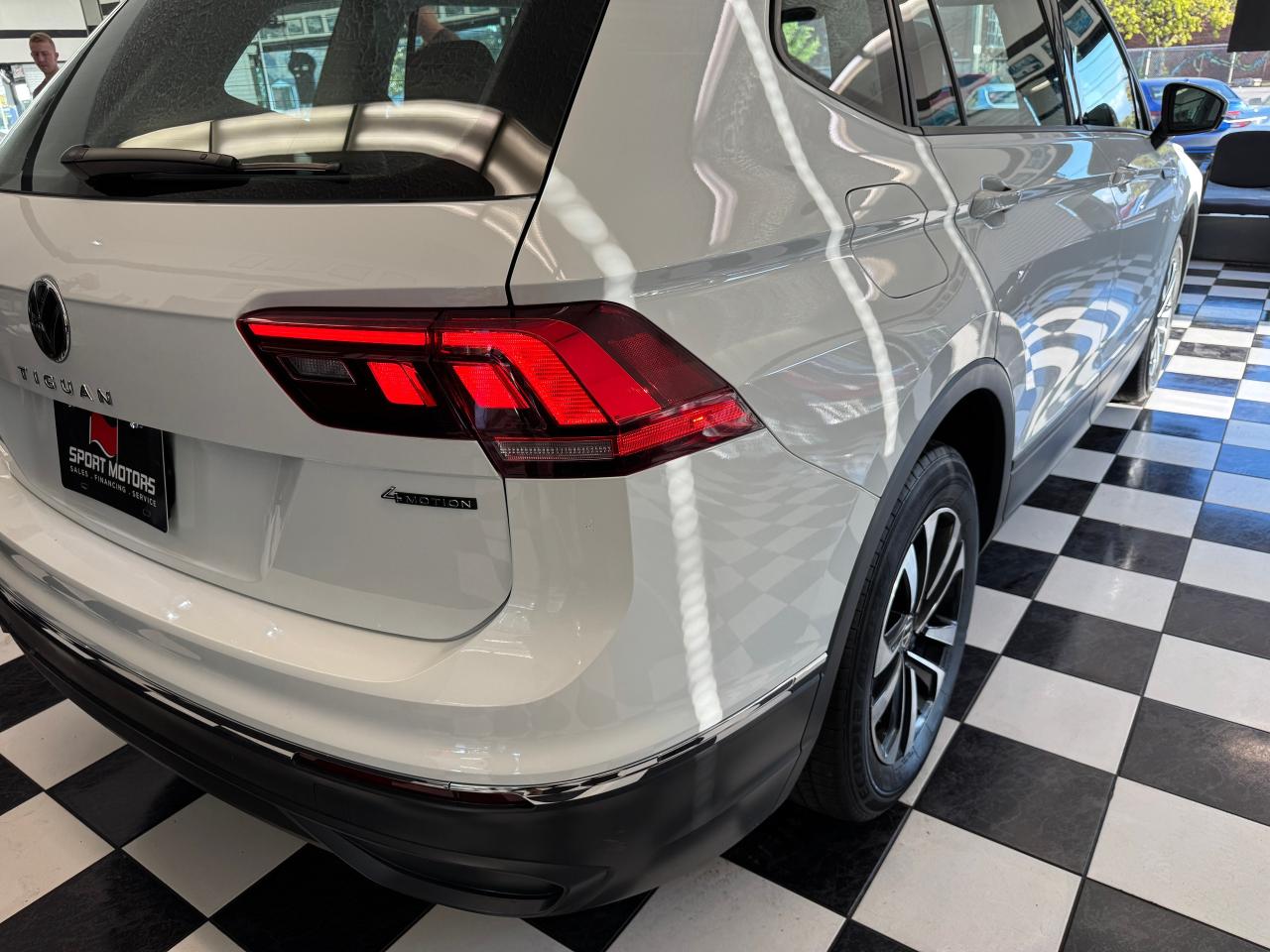 2022 Volkswagen Tiguan Trendline 4MOTION+ONE OWNER+CLEAN CARFAX Photo