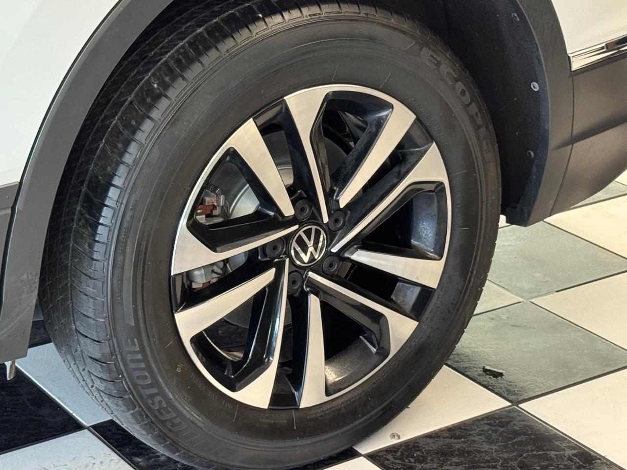 2022 Volkswagen Tiguan Trendline 4MOTION+ONE OWNER+CLEAN CARFAX Photo