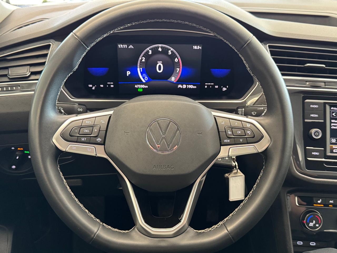 2022 Volkswagen Tiguan Trendline 4MOTION+ONE OWNER+CLEAN CARFAX Photo12