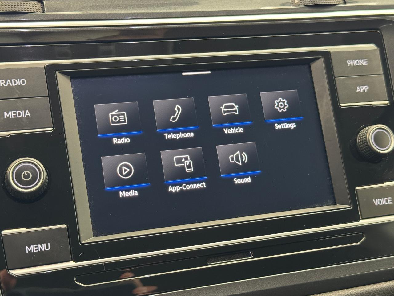 2022 Volkswagen Tiguan Trendline 4MOTION+ONE OWNER+CLEAN CARFAX Photo28