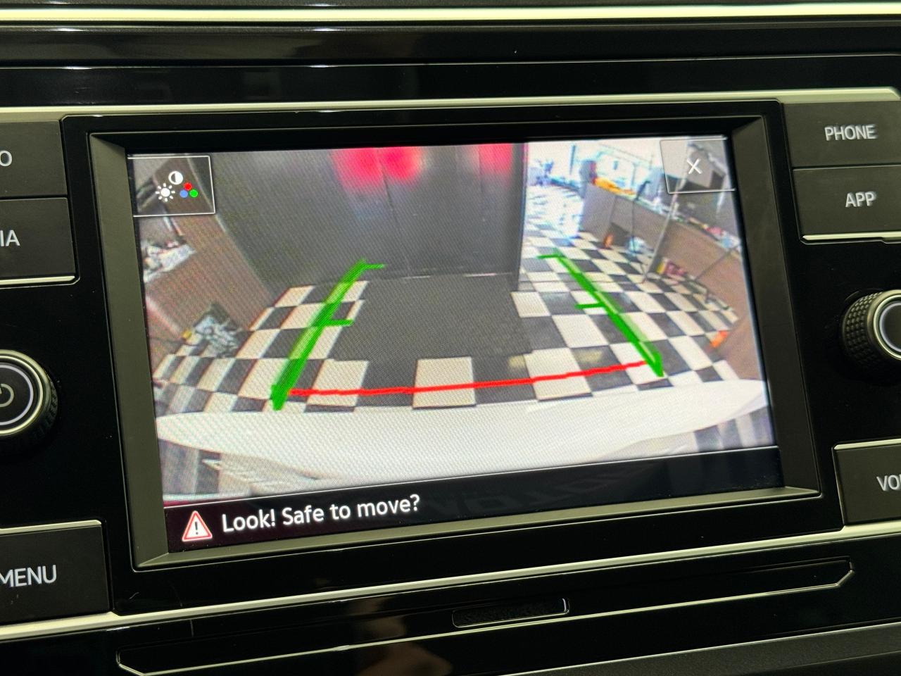 2022 Volkswagen Tiguan Trendline 4MOTION+ONE OWNER+CLEAN CARFAX Photo