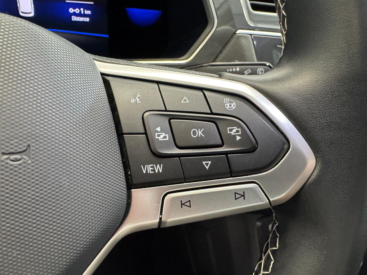 2022 Volkswagen Tiguan Trendline 4MOTION+ONE OWNER+CLEAN CARFAX Photo