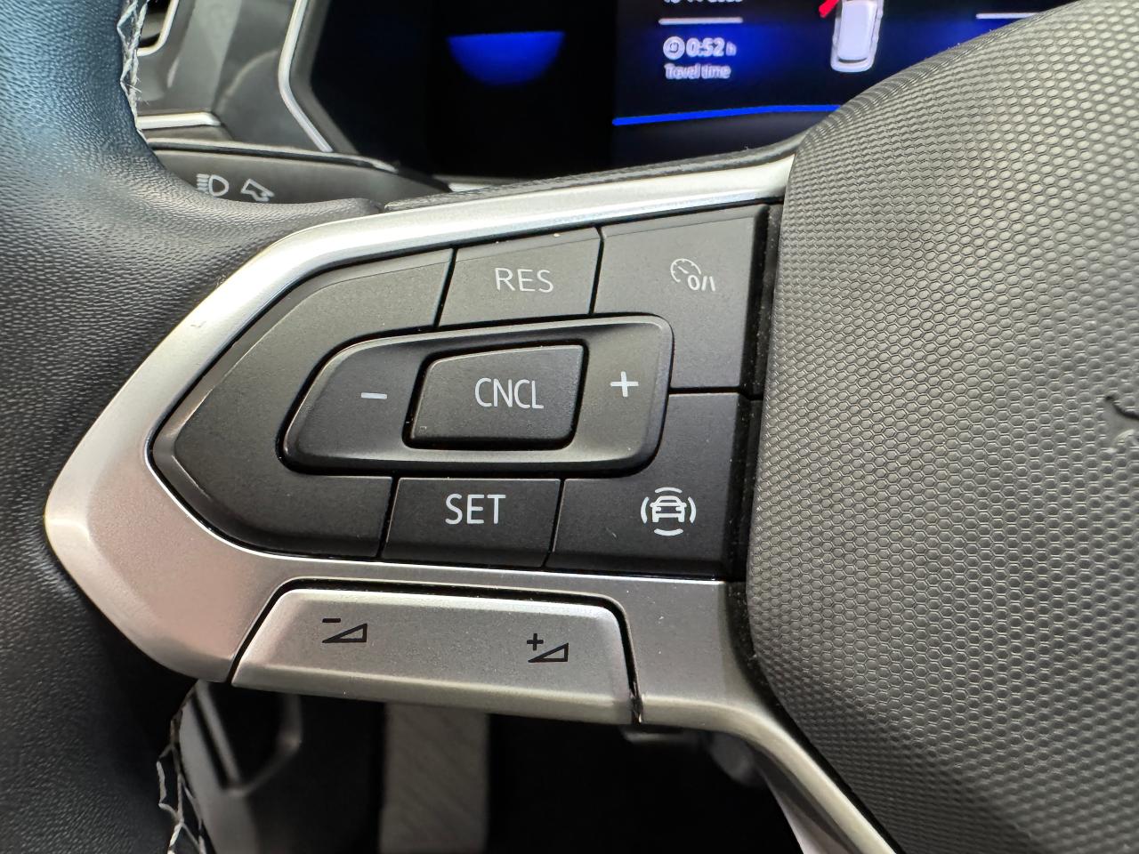 2022 Volkswagen Tiguan Trendline 4MOTION+ONE OWNER+CLEAN CARFAX Photo