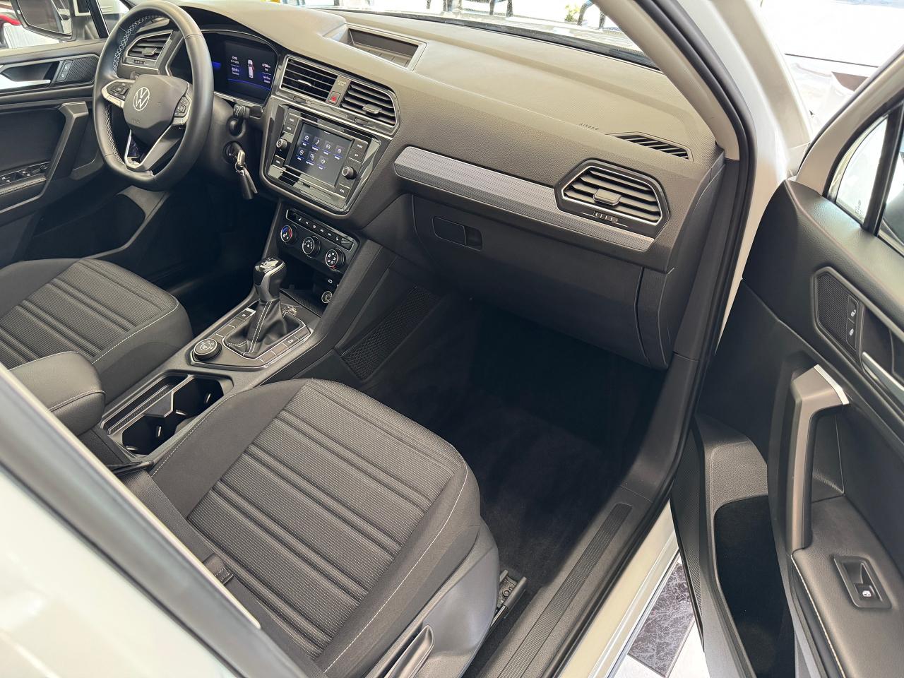 2022 Volkswagen Tiguan Trendline 4MOTION+ONE OWNER+CLEAN CARFAX Photo