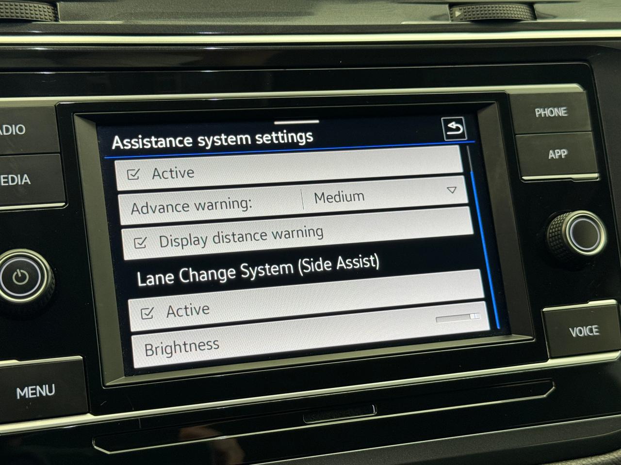 2022 Volkswagen Tiguan Trendline 4MOTION+ONE OWNER+CLEAN CARFAX Photo