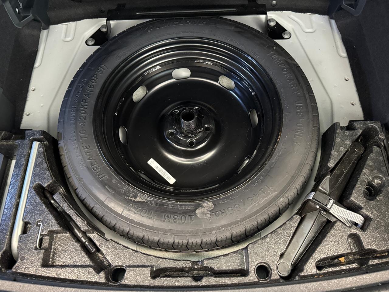 2022 Volkswagen Tiguan Trendline 4MOTION+ONE OWNER+CLEAN CARFAX Photo