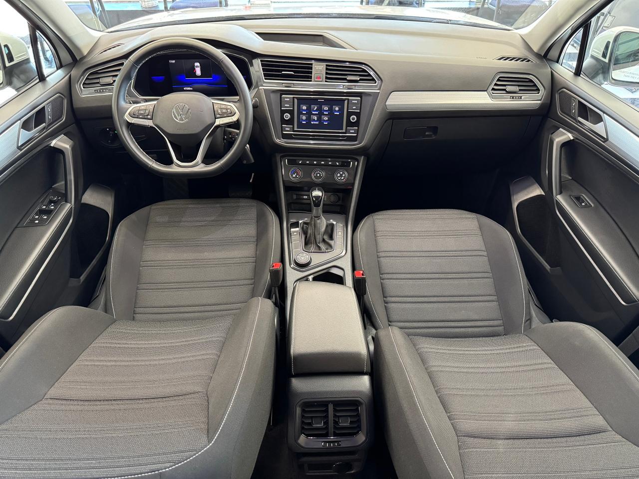 2022 Volkswagen Tiguan Trendline 4MOTION+ONE OWNER+CLEAN CARFAX Photo2