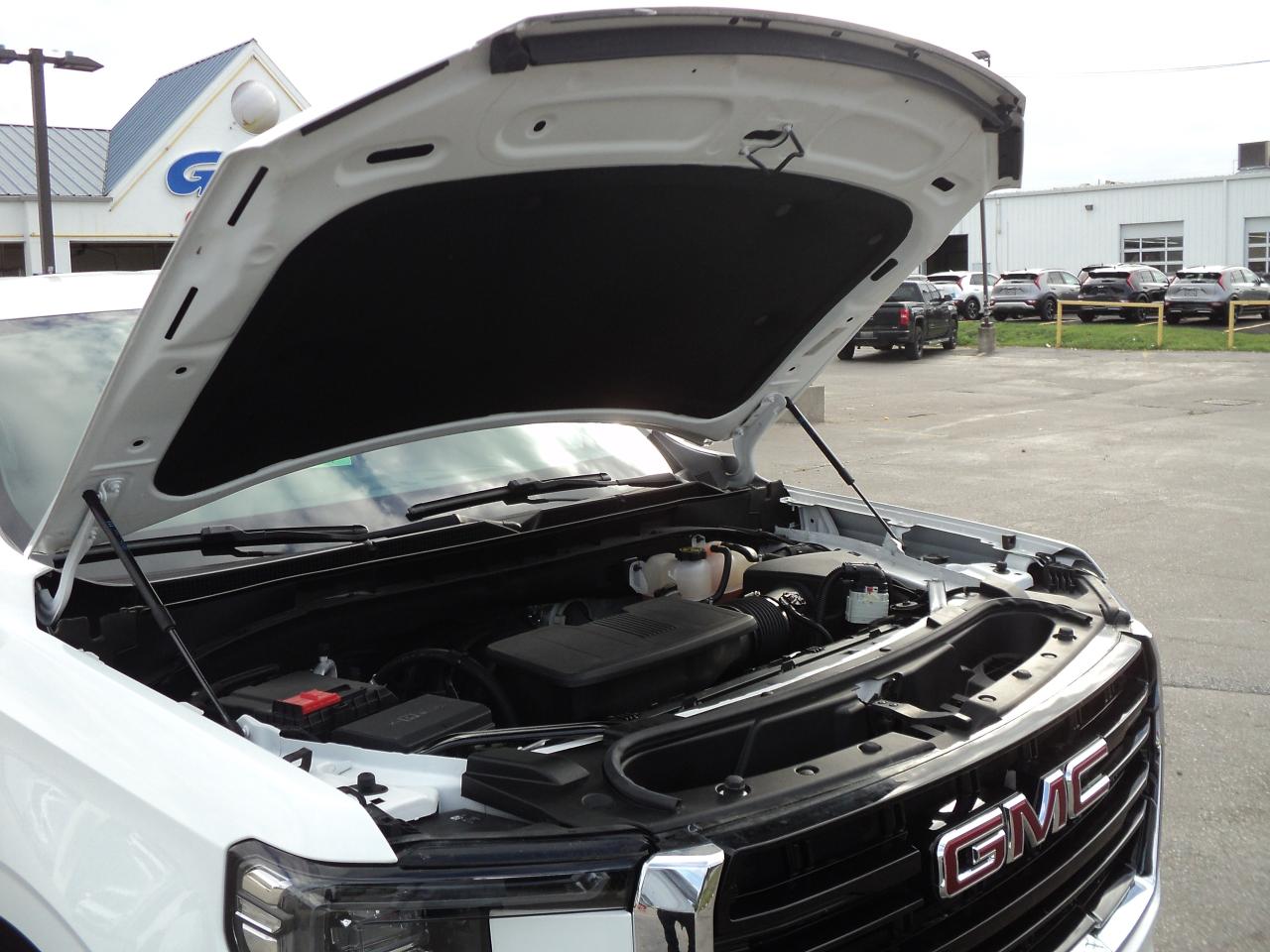 2023 GMC Yukon XL SLE 4WD5.3L8cyl 8Passenger DualPowerSeats&Climate - Photo #31