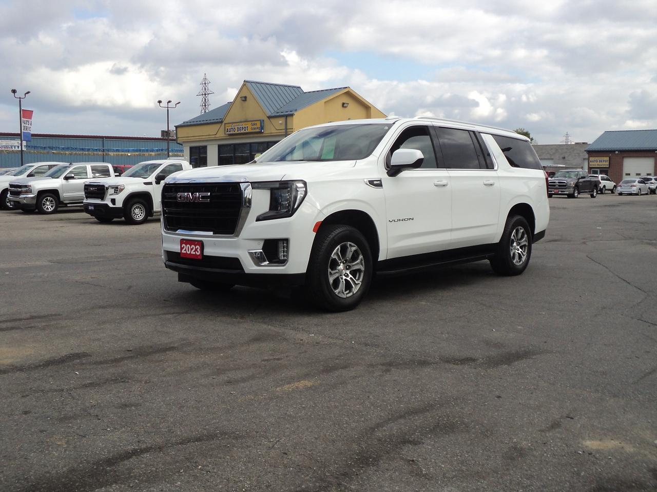 2023 GMC Yukon XL SLE 4WD5.3L8cyl 8Passenger DualPowerSeats&Climate - Photo #2