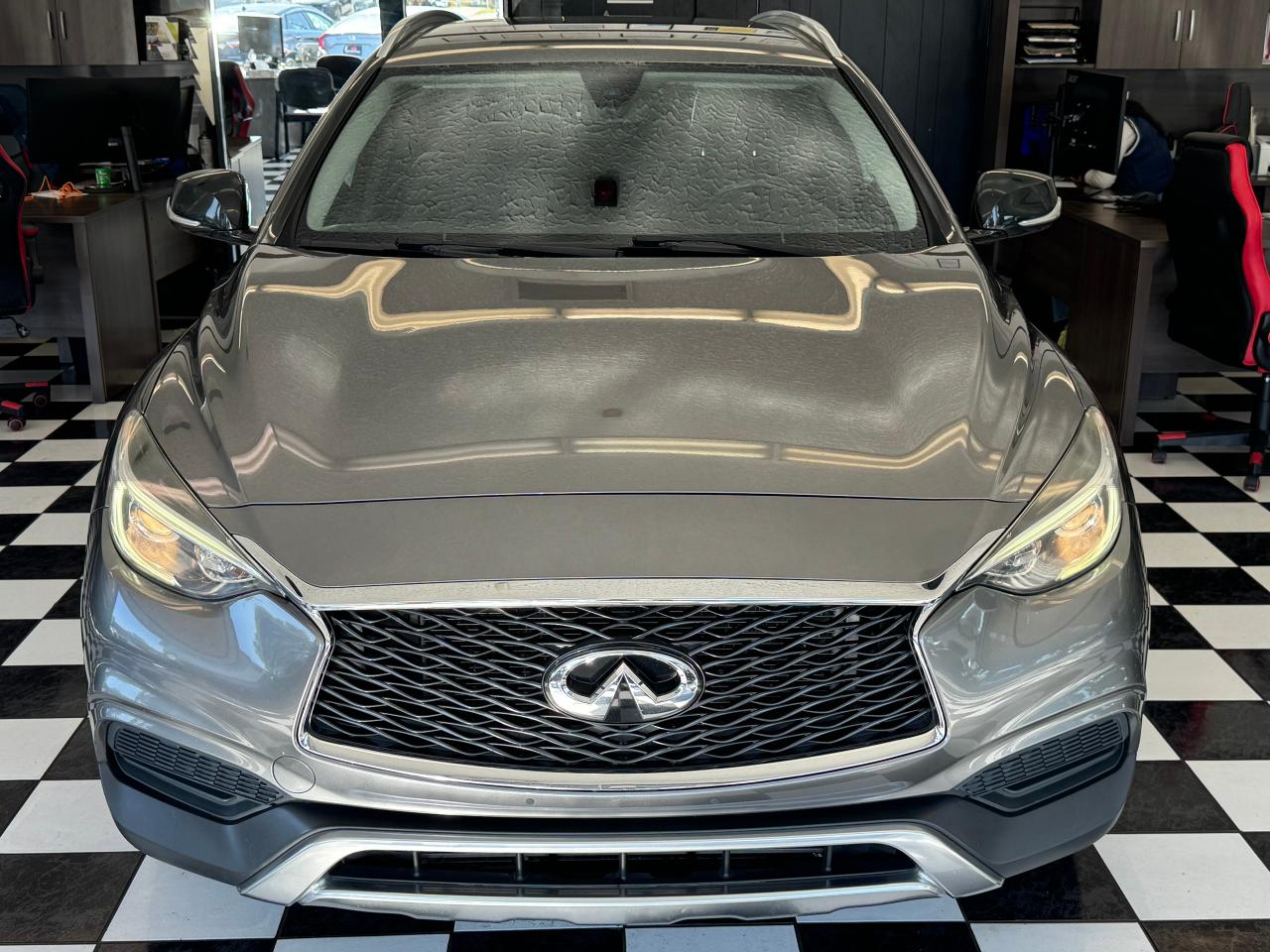 2017 Infiniti QX30 QX30 AWD+New Tires+Roof+CAM+ONE OWNER+CLEAN CARFAX Photo9