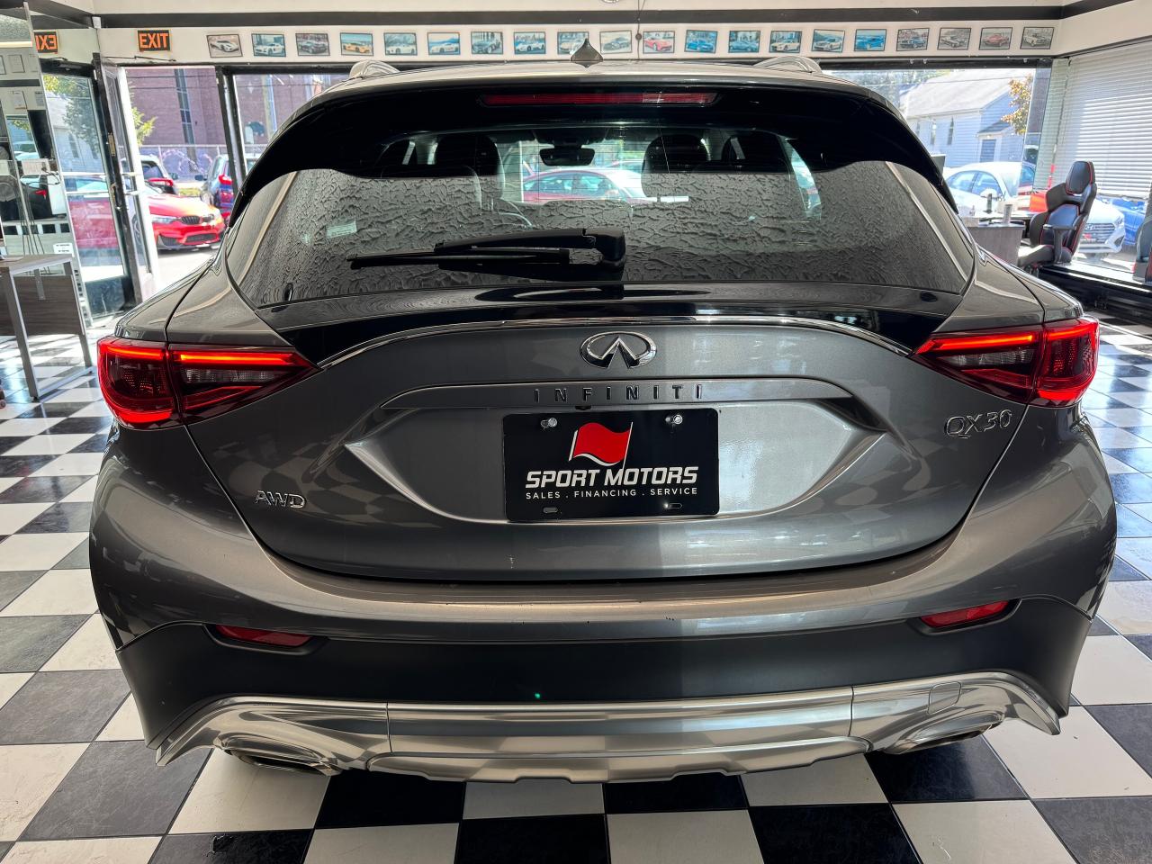 2017 Infiniti QX30 QX30 AWD+New Tires+Roof+CAM+ONE OWNER+CLEAN CARFAX Photo69